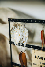 Load image into Gallery viewer, Leaf Earrings