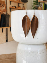 Load image into Gallery viewer, Leaf Earrings